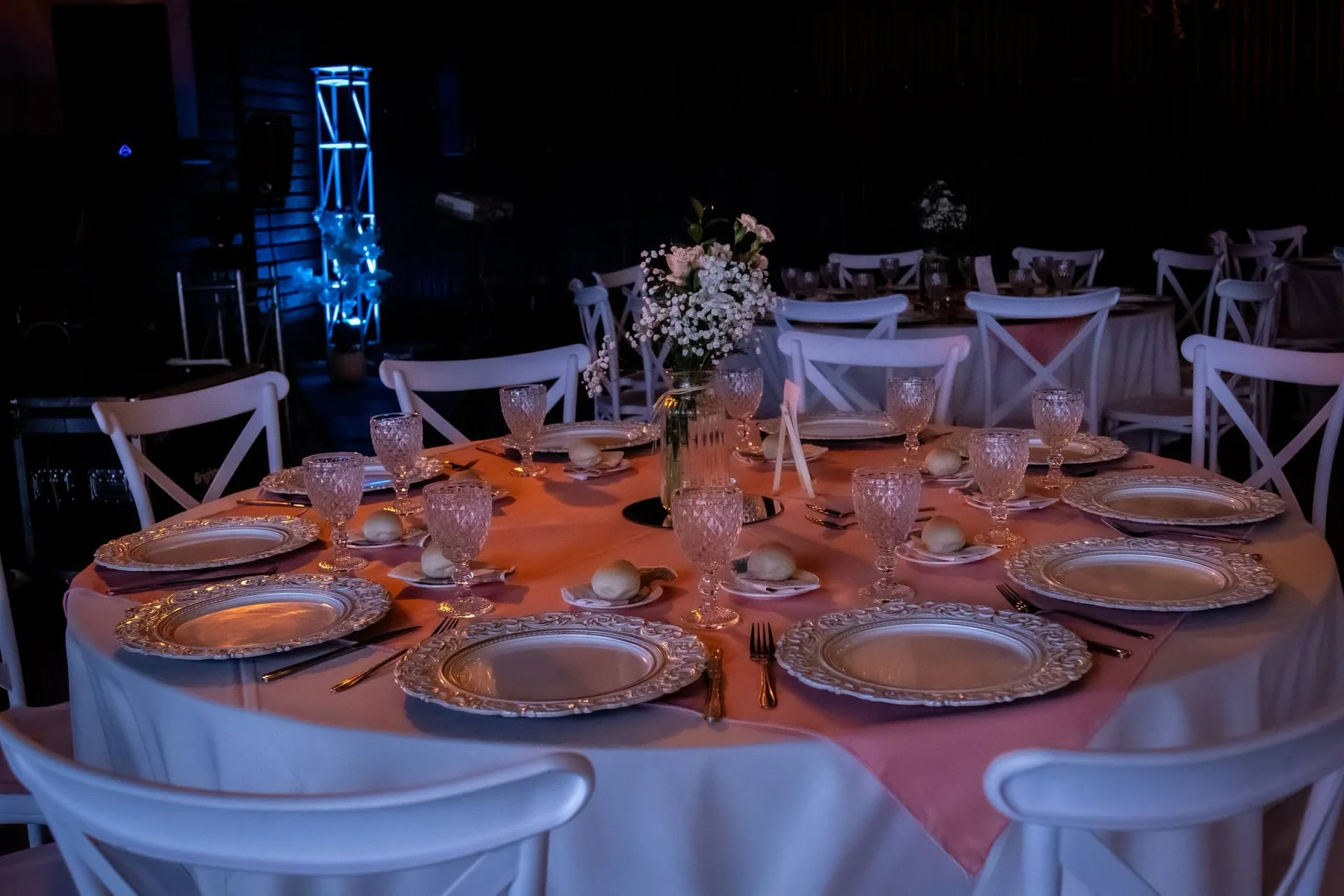 Mesa preparada para una celebración de Picoteo Sin Culpa en Angol